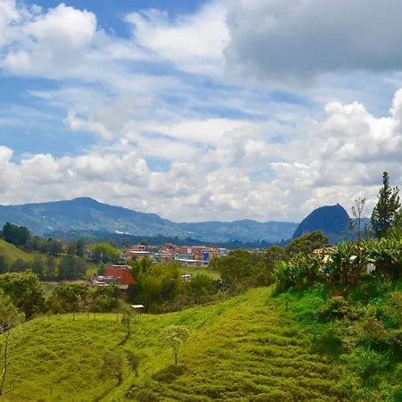 Roble Colonial Apartment Guatape Exterior photo