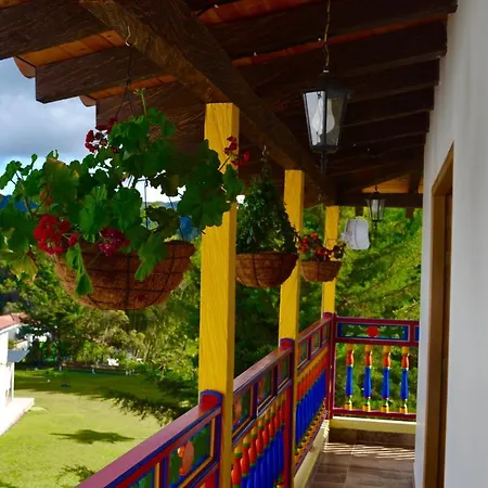 Roble Colonial Apartment Guatape Exterior photo