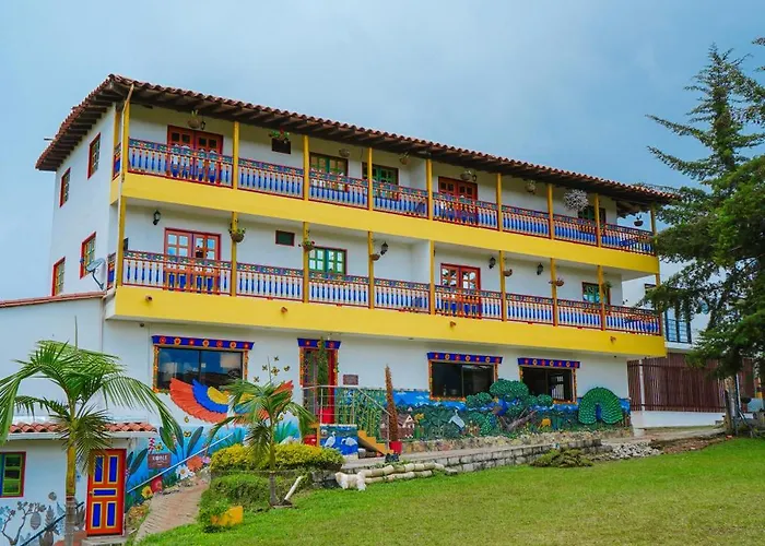 Roble Colonial