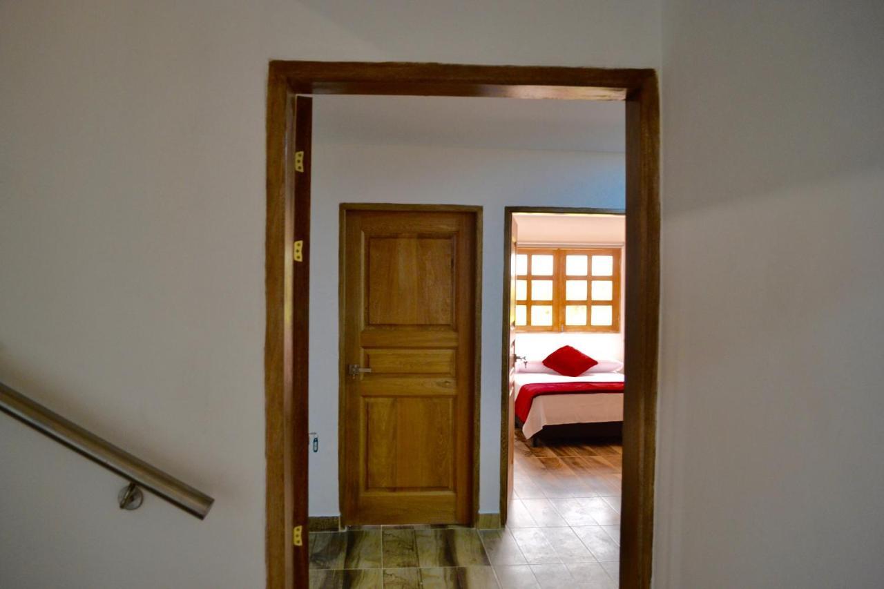 Roble Colonial * Guatape