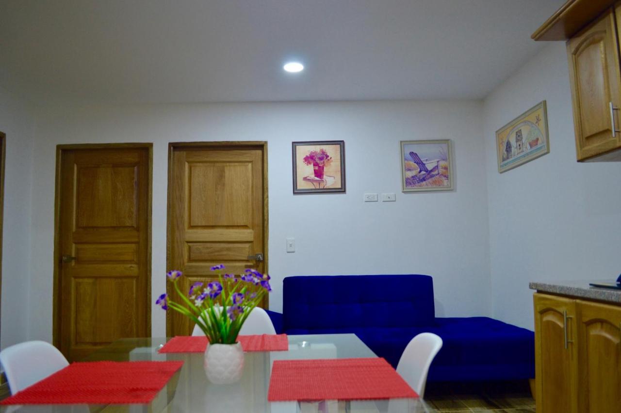 Roble Colonial *