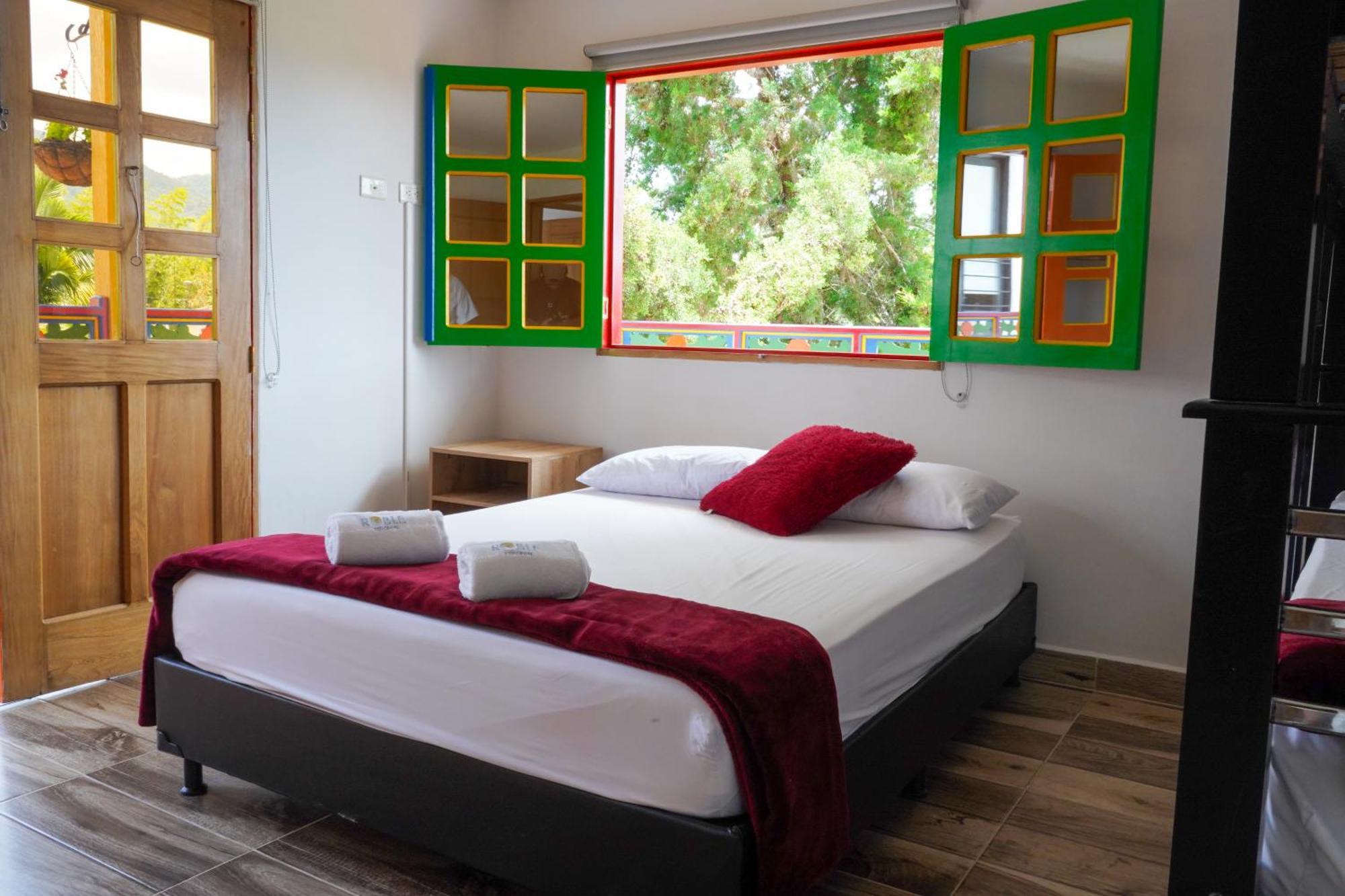 Roble Colonial Apartment *